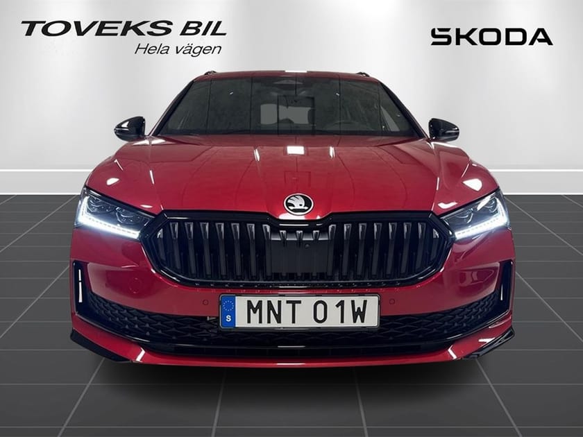 Bild 2 av Škoda Superb iV Kombi Sportline 1,5 TSI 204hk Panorama / Canton