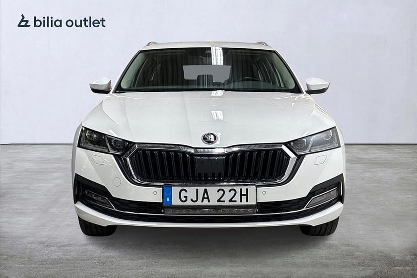 Bild 3 av Škoda Octavia Kombi Skoda 2.0 TDI 4x4 DSG Style 150hk Cockpit Drag B-kamera