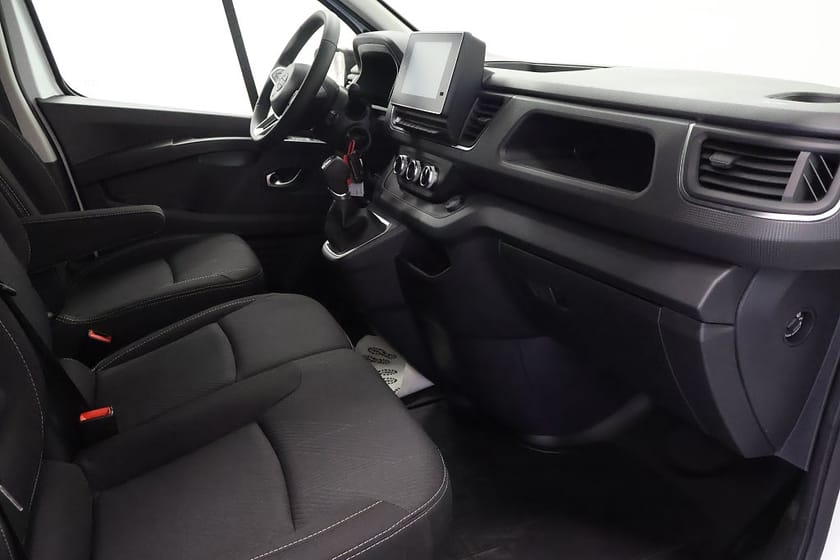 Bild 5 av Nissan Primastar Van dCi150 A/T L2 H1 N-Connecta Blind FD Blind SSD