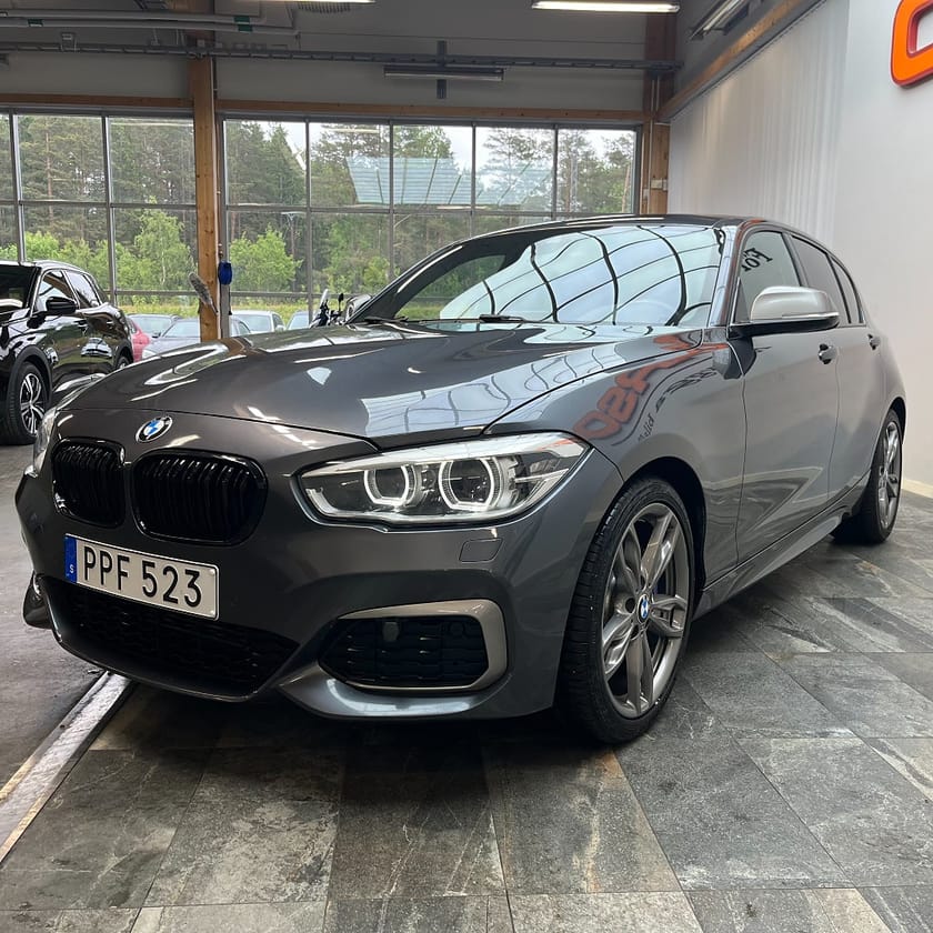 Bild 5 av BMW M135i xDrive 5-dörrars H&K Navi Backkamera Värmare 326hk