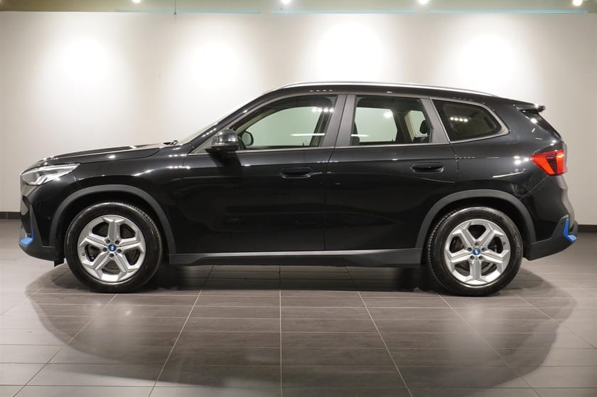 Bild 2 av BMW iX1 xDrive30 Drag H K LED Kamera