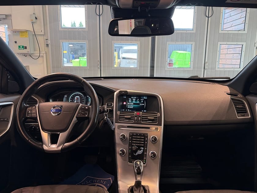 Bild 5 av Volvo XC60 D4 AWD Aut Classic Pano Drag Gps BLIS Värmare B-kamera