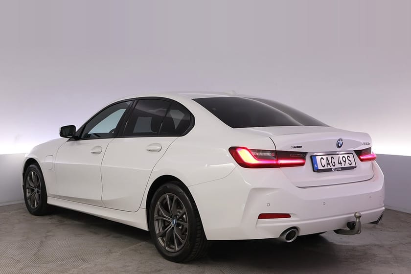 Bild 4 av BMW 330e xDrive Sedan PDC LED Adap.Farth Navi Drag