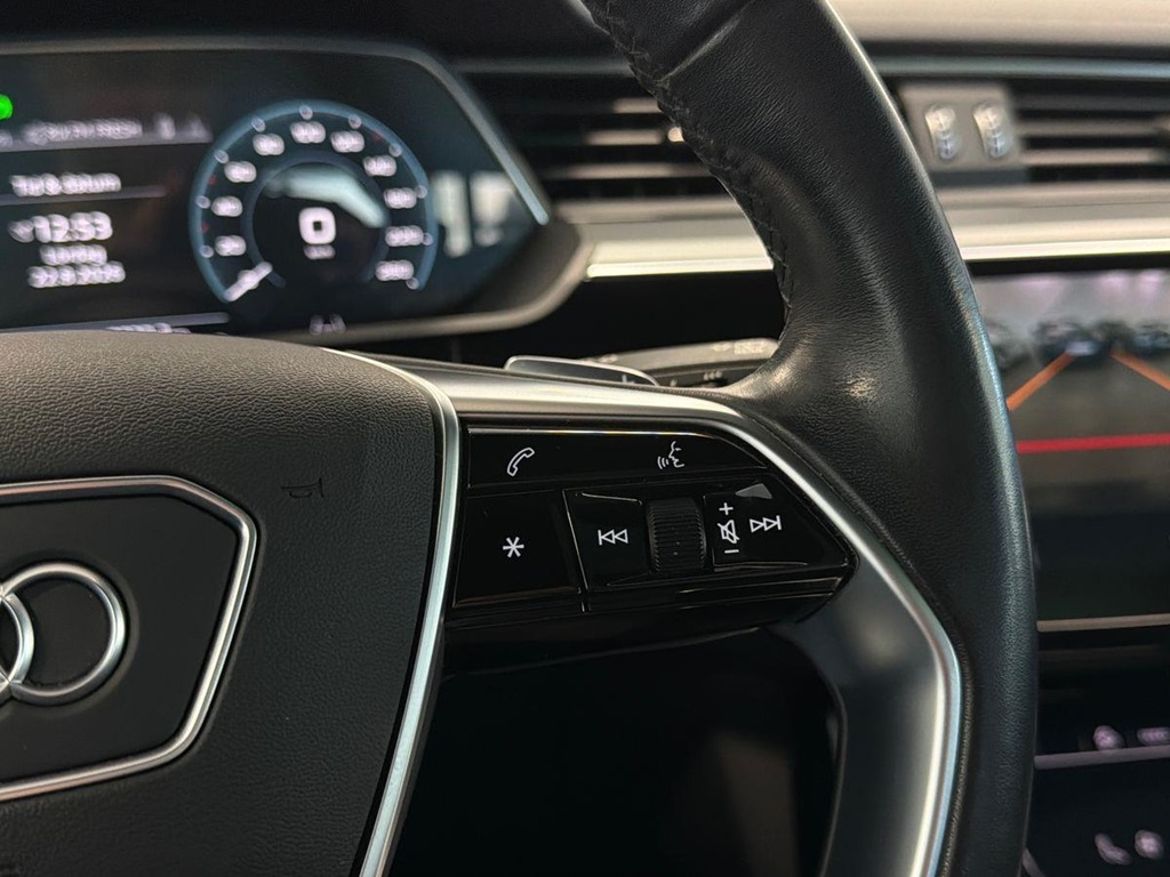 Audi Audi e-tron 55 quattro — bild 15