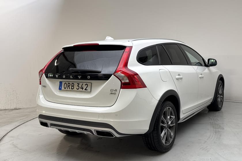 Bild 3 av Volvo V60 Cross Country D4 AWD (190hk) Momentum Business