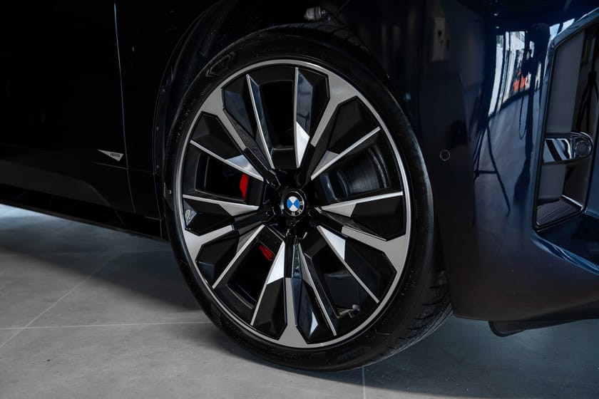 Bilde 2 av BMW iX xDrive60 Supercharged M-Sport Bowers/Wilkins Skinn