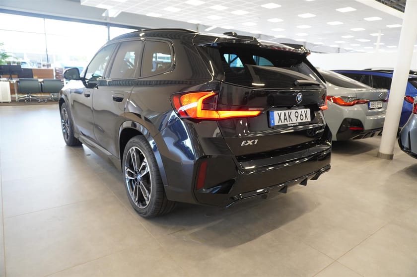 Bild 4 av BMW iX1 xDrive30 M-Sport Pro Business Innovation DAP Adaptiva LED 19