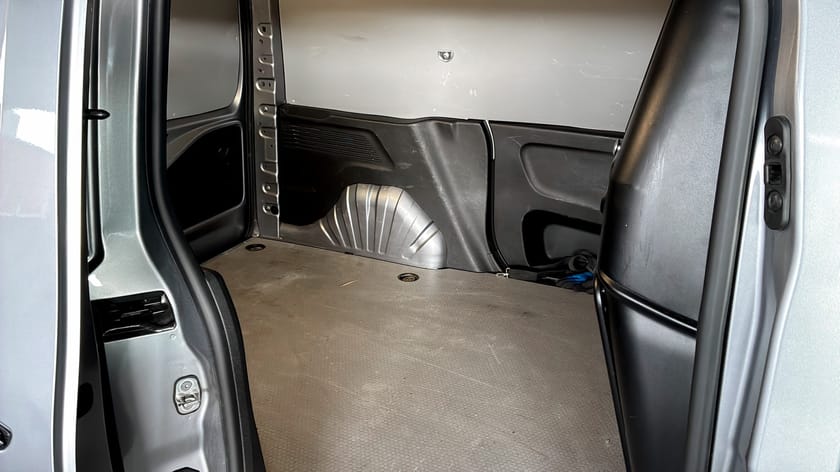 Bild 5 av Opel Combo Cargo L1H2 1.5 BlueHDi EAT 131hk Värmare | Drag | Kamera