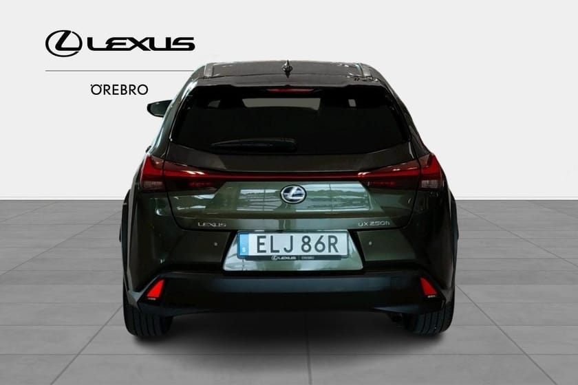 Bild 5 av Lexus UX 250h E-Four Premium AWD Teknikpaket inklusive vinterhjul