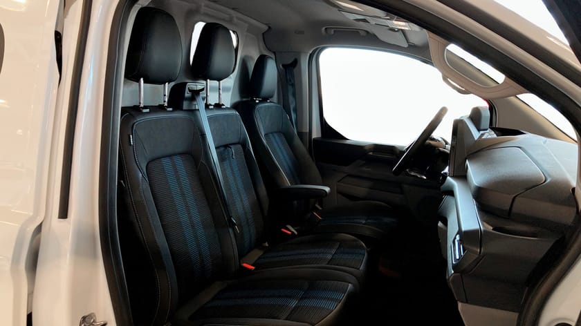 Bild 5 av Ford E-Transit Custom 340 AWD Sports van | 286hk | | 340L | 360 kamera |