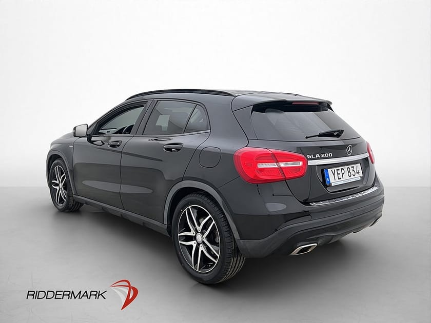 Bild 5 av Mercedes-Benz GLA 200 Night Pano Kamera CarPlay Halvskinn