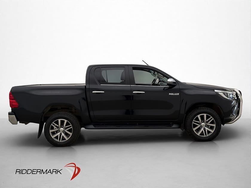 Bild 2 av Toyota Hilux Dubbelhytt Premium 2.4 AWD M/K-Värm Dragkrok Diff B-Kamera