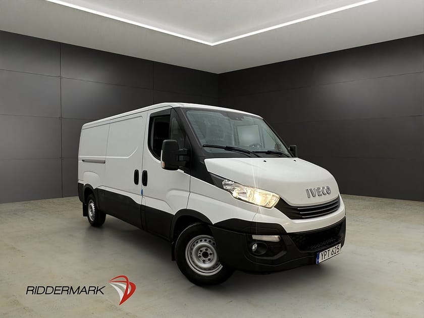 Bild 3 av Iveco Daily 35-120 Van L2 Ny-Kamrem Värmare 3-Sits B-Kamera 2xDörrar