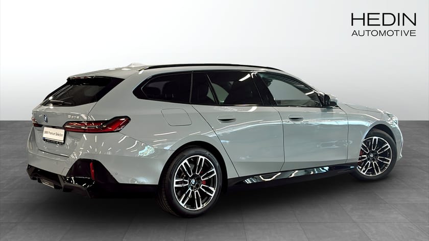 Bild 2 av BMW 530e xDrive Touring M Sport Pro Active Edt H/K Drag Rattvärme