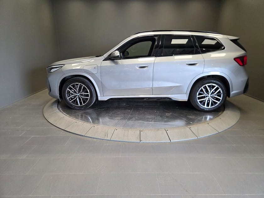 Bild 5 av BMW X1 xDrive25e M Sport Active Edition Dragkrok Rattvärme