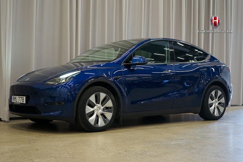 Bild 4 av Tesla Model Y Long Range AWD Drag Värmepump Pano Premium Rattvärme