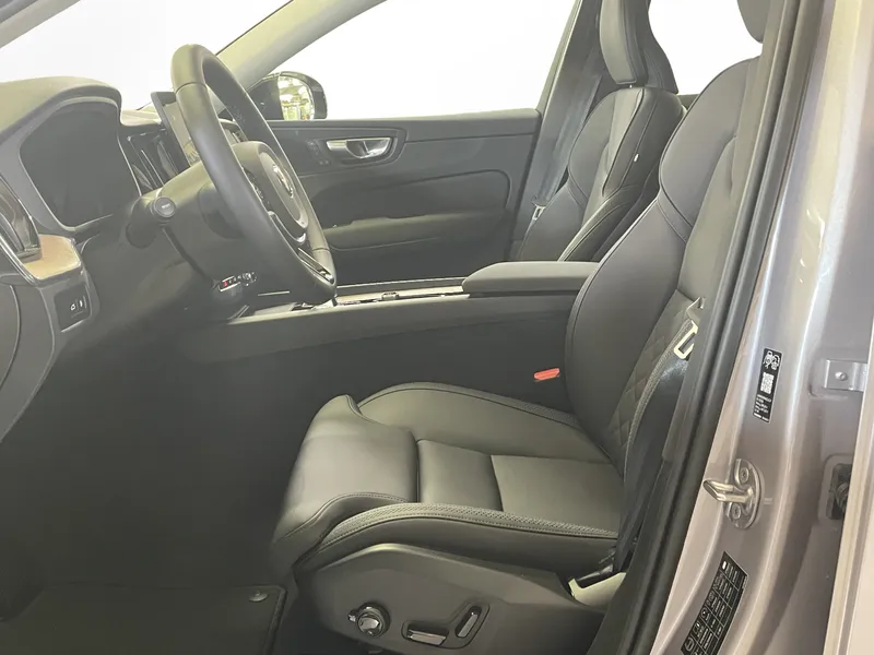Bild 11 av 17 – Volvo XC60 T6 Plus Dark Nordic Edition Plus Nordic Edition
