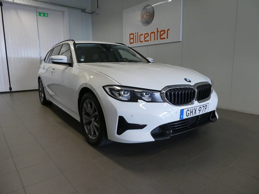 Bild 3 av BMW 320d xDrive Touring Sport line Aut-Drag-Navi-Rattvärme-Adaptiv-SoV
