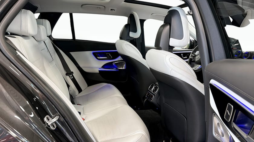 Bild 5 av Mercedes-Benz C 300 T e 300e AMG Line Premium Drag Pano Burmester