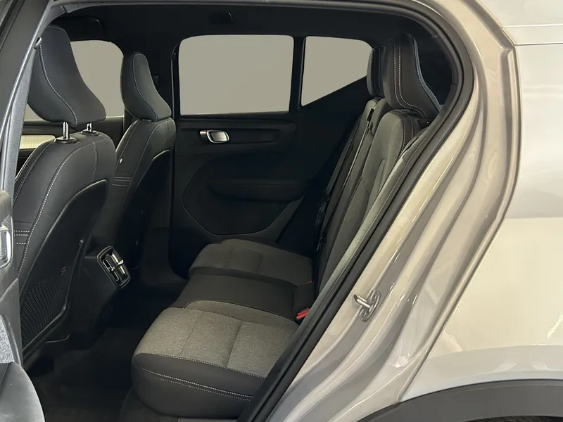 Bild 12 av 15 – Volvo XC40 B3 FWD Bensin Plus Dark