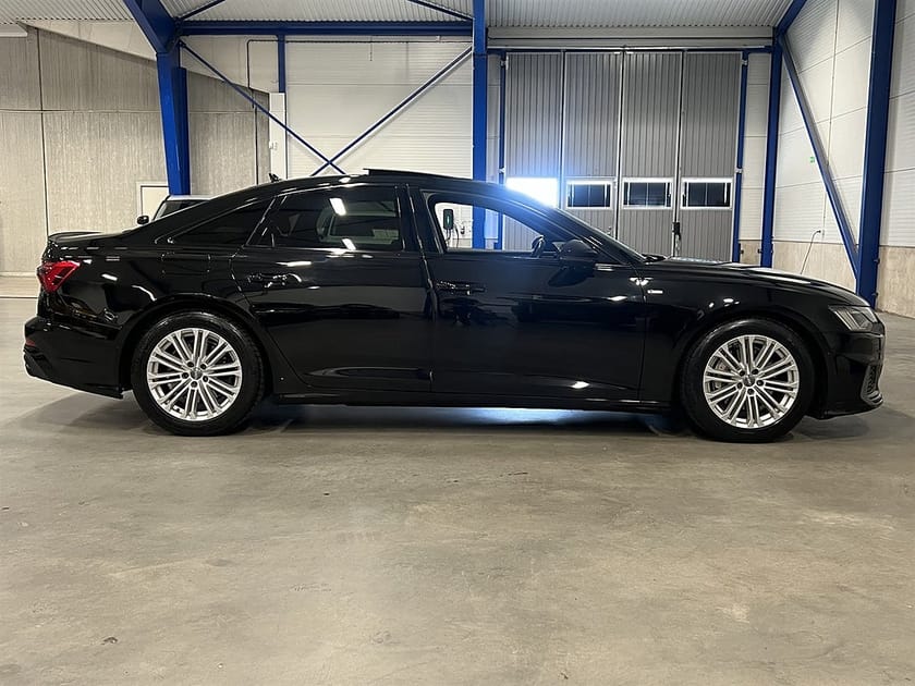Bild 2 av Audi A6 Sedan 45 TFSI quattro 2.0 MHEV 245 HK / S line / Panorama / HUD
