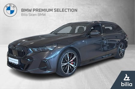 BMW i5 xDrive40 Touring Fully charged M pro Panorama krok 360 B&W