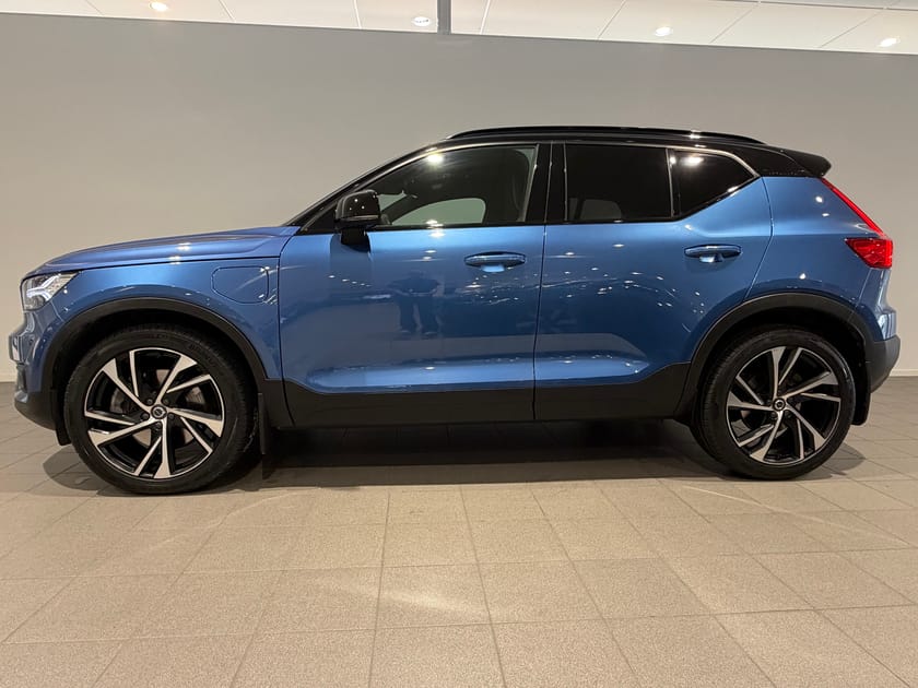 Bild 3 av Volvo XC40 Recharge T5 R-Design / Backkamera / Navigation / Elektriskt säte / 10 000kr tillbehör /