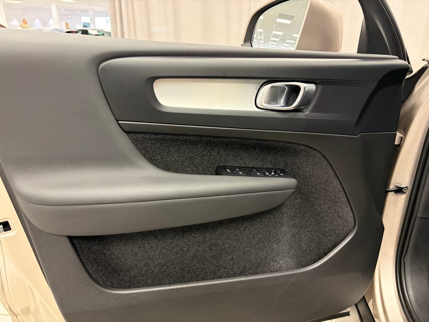 Bild 4 av Volvo XC40 B4 FWD Bensin Core SE II