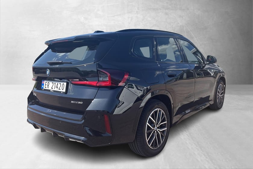 Bilde 3 av BMW iX1 xDrive30 30e Fully Charged, Msport, HK, Sportseter, LED, HUD