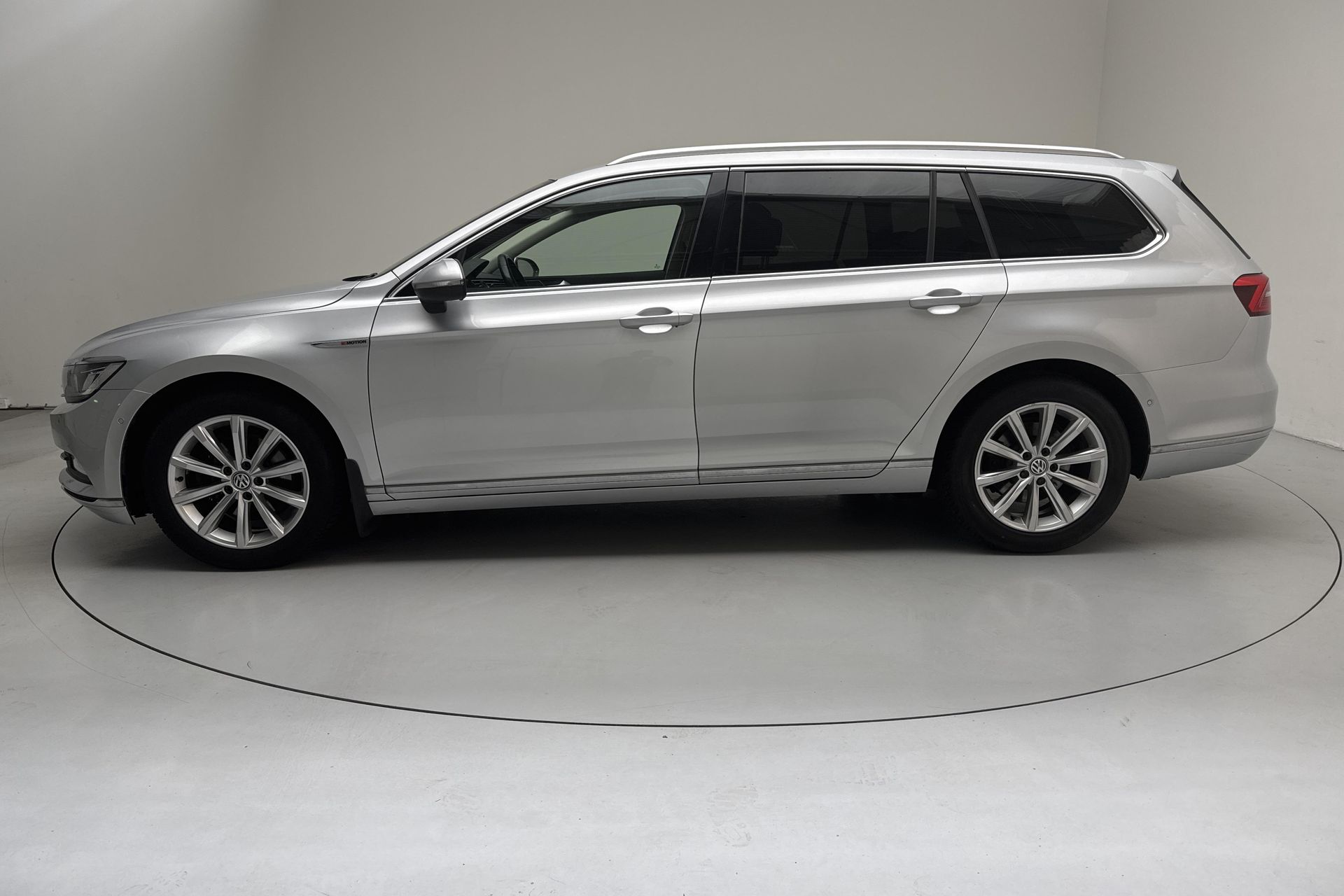 Volkswagen Passat 2015, bild 2/10