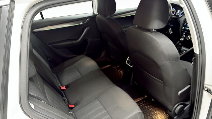 Bild 5 av Škoda Octavia Kombi 1.0 TSI DSG Värmare Drag