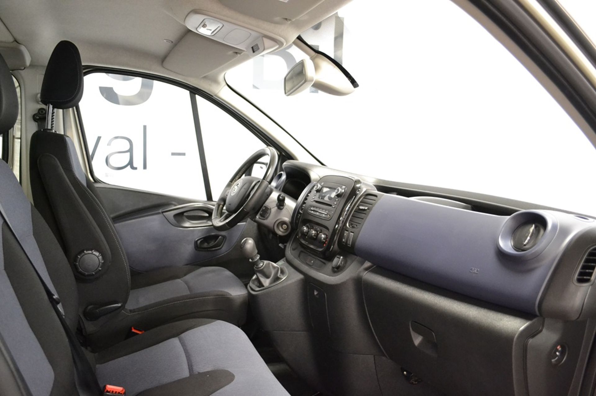 Opel Vivaro 1.6 CDTI BIturbo 2017, bild 7/14