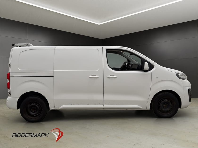 Bild 2 av Peugeot Expert Panel Van L2 Värmare Drag B-Kamera CARPLAY Moms