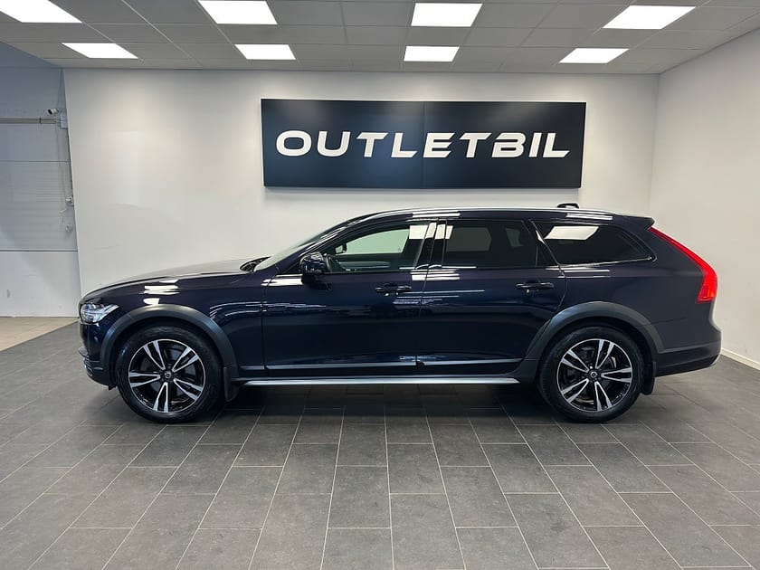 Bild 2 av Volvo V90 Cross Country D4 AWD  Pro Plus Head Up Drag Carplay H&K Läder