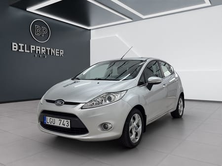 Ford Fiesta 5-dörrar 1.25 Titanium/Ny Besiktad/Ny Servad/S+V-Däck