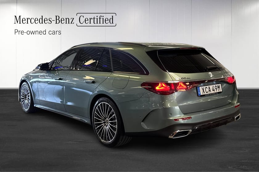 Bild 4 av Mercedes-Benz E 300 de 4MATIC T 4M AMG PREMIUM | 360-KAM | BURMESTER | DRAG