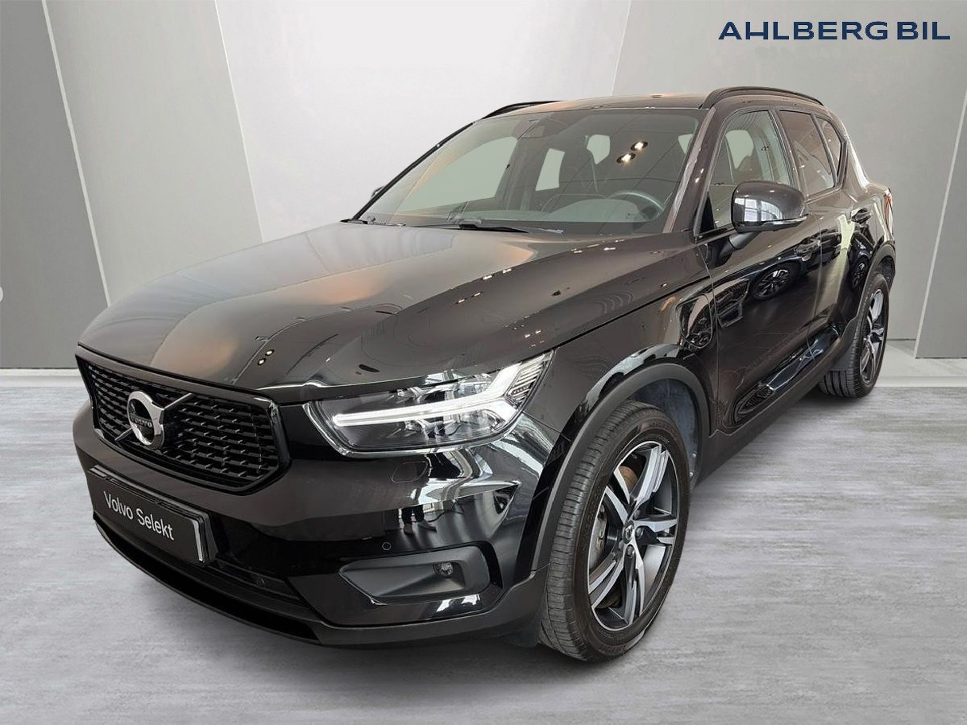 Volvo XC40 Recharge T4 R-Design 2021, photo 4/10