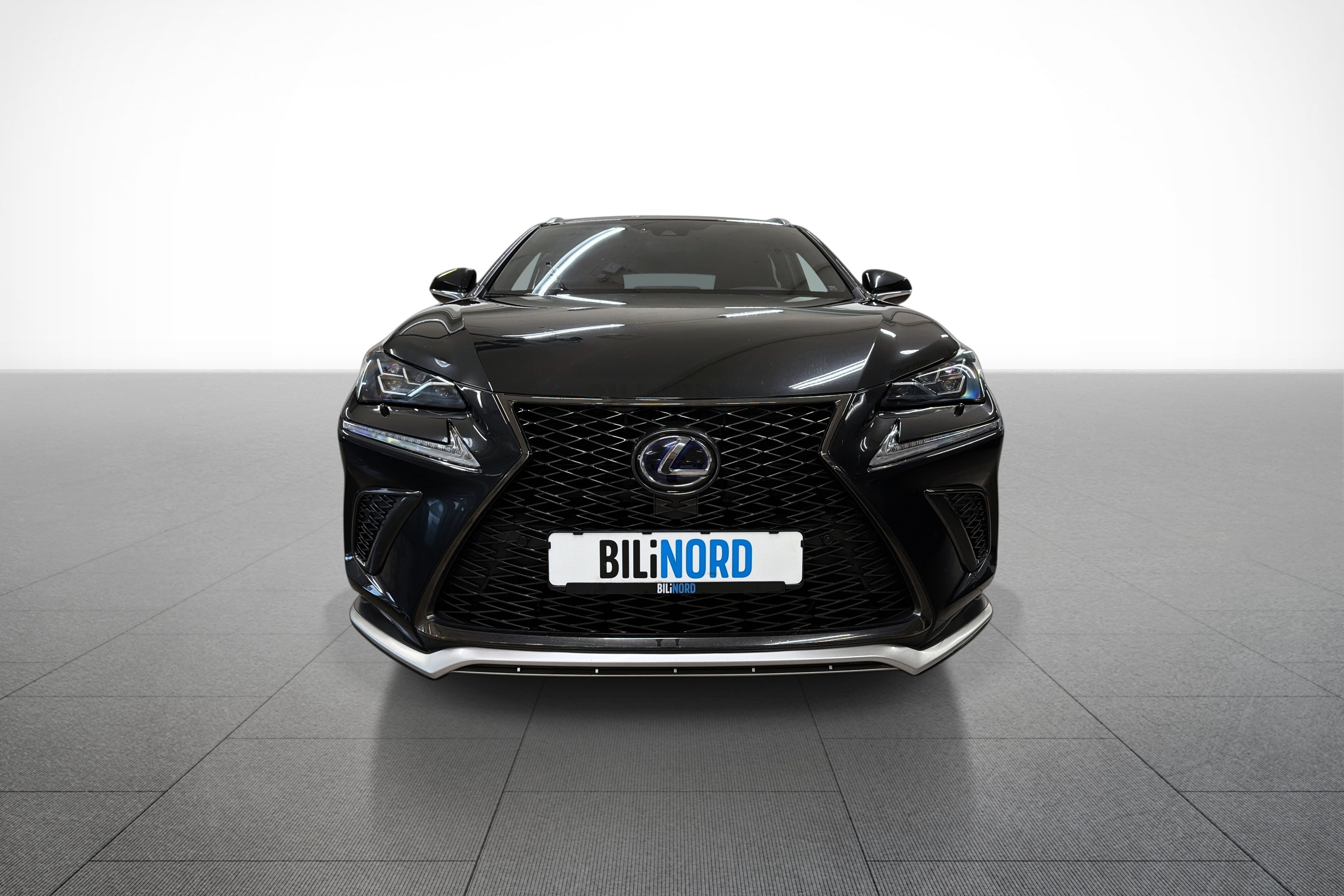 Lexus NX 300h AWD bilde 2