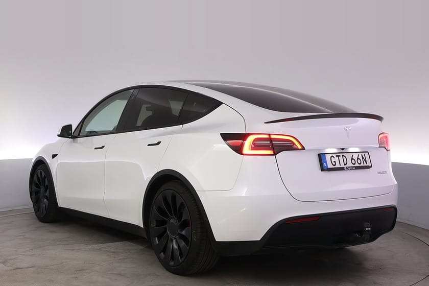 Bild 4 av Tesla Model Y Performance AWD Autopilot Pano Drag