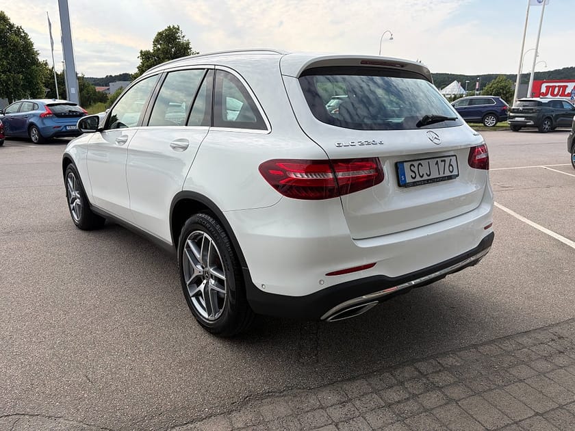 Bild 4 av Mercedes-Benz GLC 220 d 4MATIC 220d 9G-Tronic AMG, Panorama, Backkamera, Nav