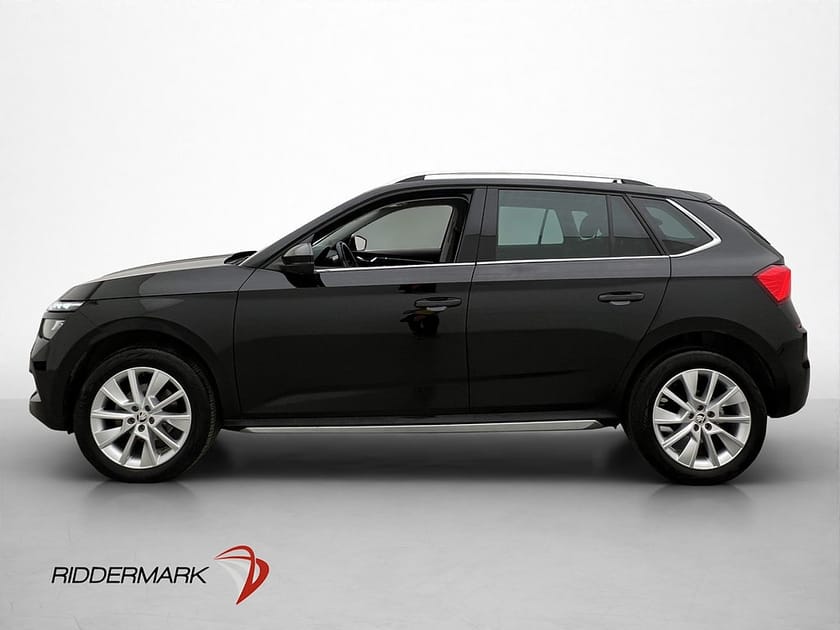 Bild 4 av Škoda Kamiq Skoda 1.0 TSI Adventure Edition Drag Cockpit Kamera