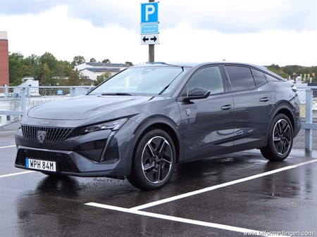 Peugeot 408 1.2 PureTech SUV 131hk GT S/V-hjul 360 Moms