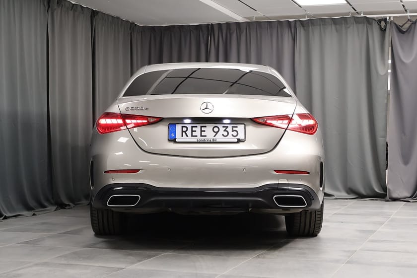 Bild 4 av Mercedes-Benz C 300 e AMG Premium Night 360 Drag Rattvärme Keyless