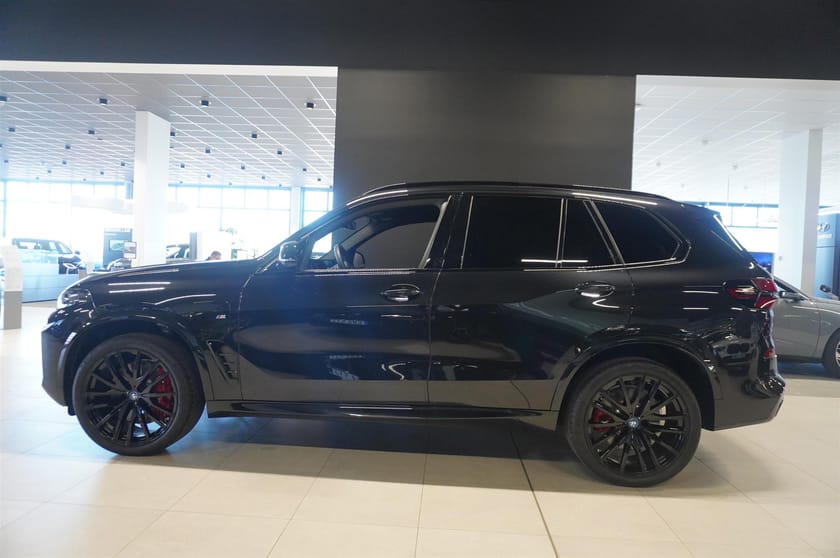 Bild 3 av BMW X5 xDrive50e M Sport Pro Innovation Drag hk Luftfjädring 22 Comfort Massage