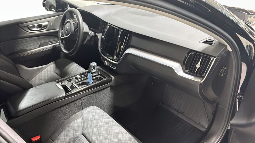 Bild 3 av Volvo V60 T6 AWD Backkamera 3,95% Räntekampanj