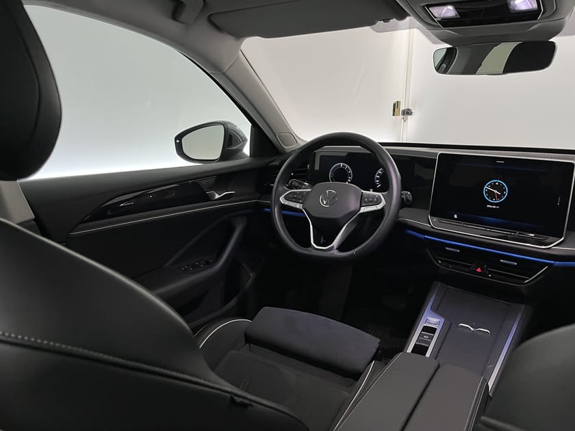 Bild 5 av Volkswagen Passat Variant eHybrid 272hk Business Drag Värm Kamera Nav