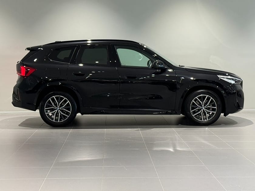 Bild 3 av BMW X1 sDrive18i M Sport Drag Backkamera Rattv Tonade 18"