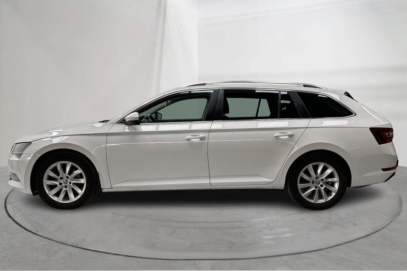 Bild 2 av Škoda Superb Kombi 2.0 TDI 4x4 (190hk) Parkeringsvärmare