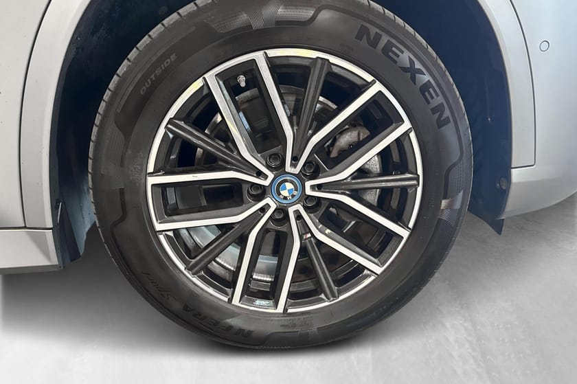 Bilde 2 av BMW iX1 xDrive30