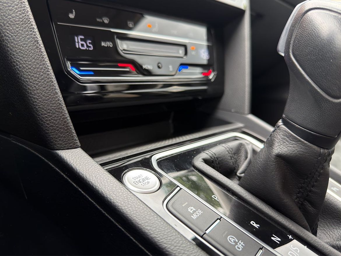 Volkswagen Passat Sportscombi, bild 15 av 17
